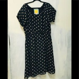 Polka dot plus size puffy sleeved dress